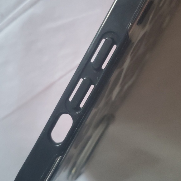 Kate Spade Defensive Hardshell Case for iPhone 13/14- City Leopard Black/Clear - Picture 6 of 7